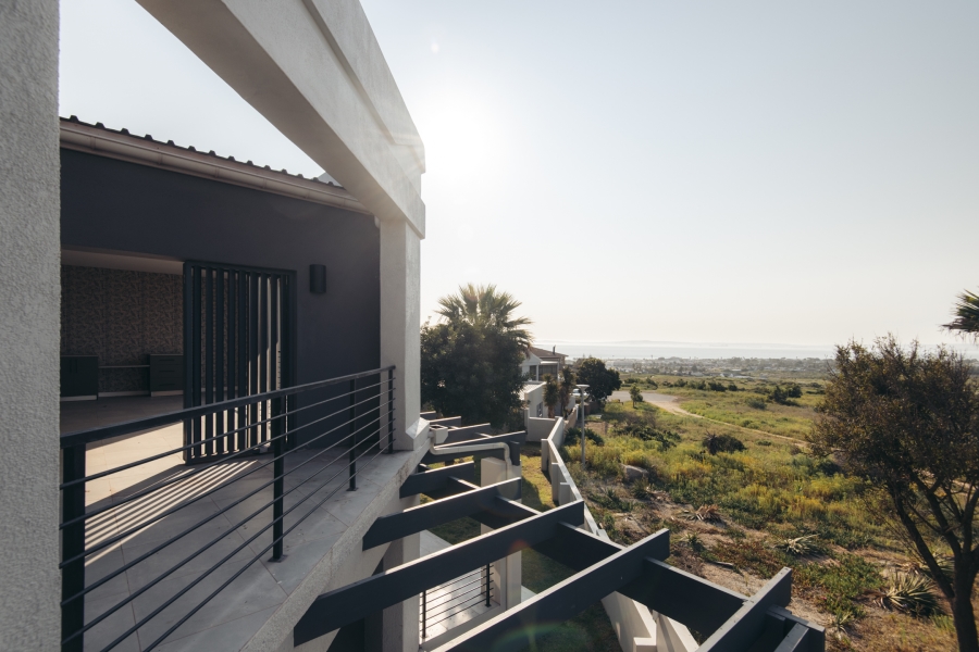 5 Bedroom Property for Sale in Myburgh Park Western Cape